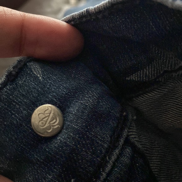 Rock and Republic Gun Show Distress Denim Vest - Picture 12 of 15